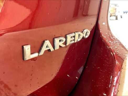 Used 2021 Jeep Grand Cherokee Laredo w/ Security & Convenience Group AWD/4WD image 25