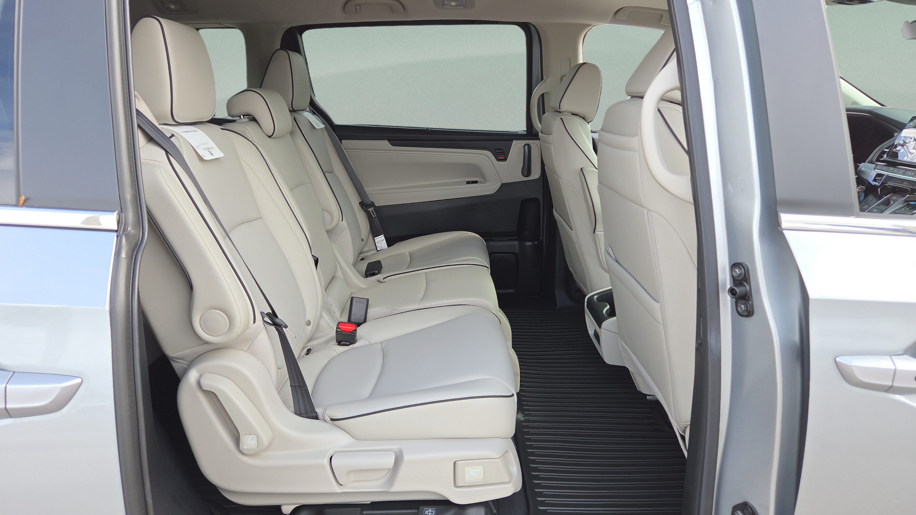 Used 2026 Honda Odyssey Touring image 18