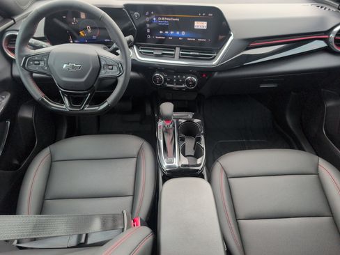 Certified 2026 Chevrolet Trax RS FWD image 29