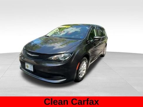 Used 2023 Chrysler Voyager LX FWD image 2
