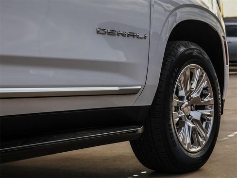 Certified 2025 GMC Yukon Denali image 10