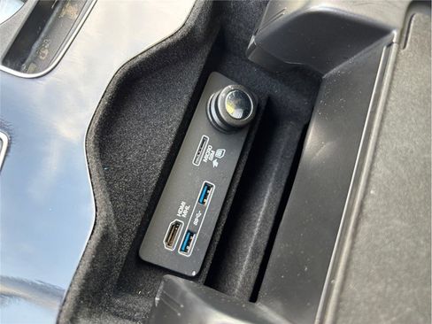 Used 2018 Land Rover Range Rover image 35