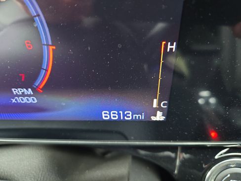 Used 2025 Chevrolet Trax RS w/ Sunroof Package image 15