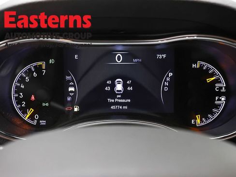 Used 2021 Jeep Grand Cherokee Laredo AWD/4WD image 17