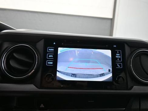 Used 2019 Toyota Tacoma TRD Sport AWD/4WD image 17