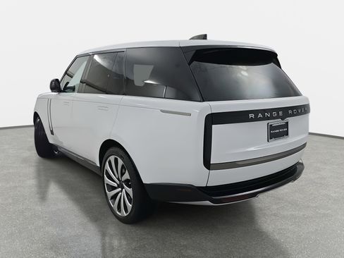 New 2026 Land Rover Range Rover SE image 7