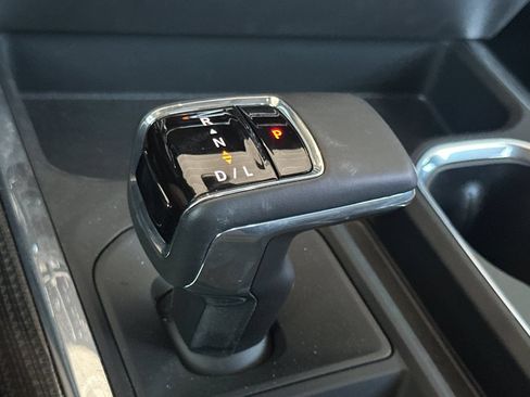 Used 2025 Chevrolet Silverado 1500 LT Trail Boss w/ Convenience Package II AWD/4WD image 31
