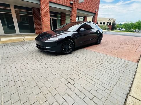 Used 2025 Tesla Model 3 Long Range AWD/4WD image 3