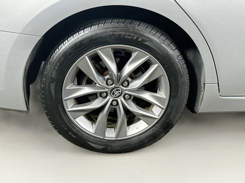 Used 2020 Toyota Avalon XLE FWD image 11