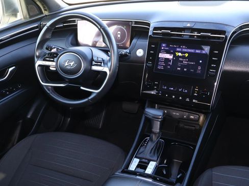 Used 2022 Hyundai Santa Cruz SEL Premium image 12