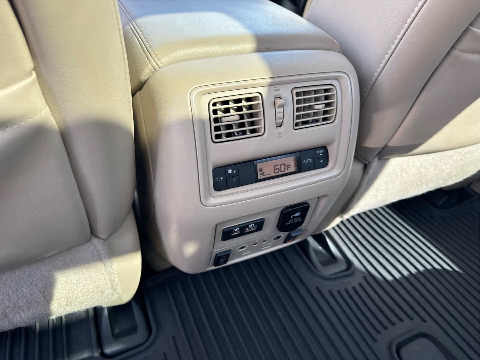 Used 2019 Nissan Pathfinder Platinum AWD/4WD image 33