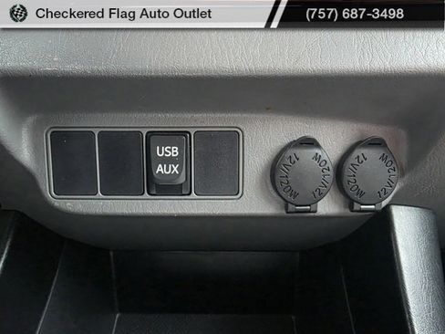 Used 2015 Toyota Tacoma PreRunner w/ SR5 Package image 18