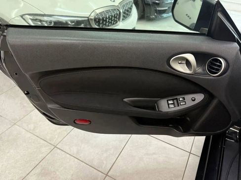 Used 2014 Nissan 370Z Touring image 15