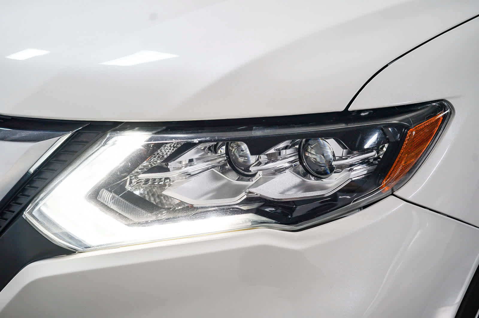 Used 2019 Nissan Rogue SL w/ Premium Package FWD image 10