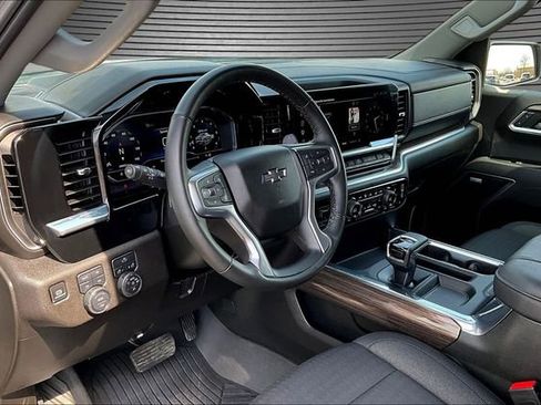 Used 2025 Chevrolet Silverado 1500 RST image 18
