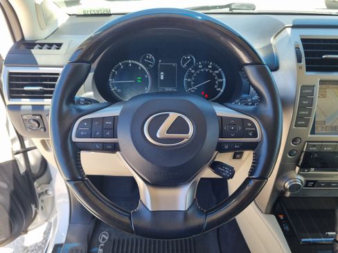 Used 2021 Lexus GX 460 Premium w/ Accessory Package AWD/4WD image 24