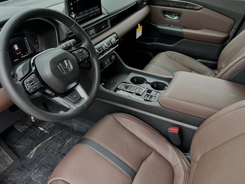 New 2025 Honda Pilot Elite image 9