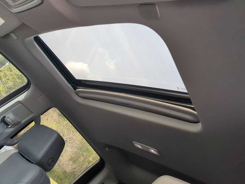 Used 2025 GMC Sierra 1500 SLT w/ SLT Premium Plus Package image 23