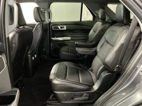 Used 2022 Ford Explorer XLT w/ Equipment Group 202A AWD/4WD image 25