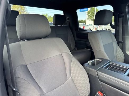 Used 2025 Toyota Tundra SR5 w/ SR5 Convenience Package AWD/4WD image 33
