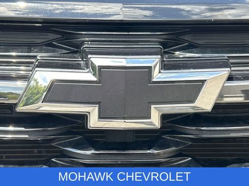 Used 2025 Chevrolet Trax RS w/ Sunroof Package FWD image 31