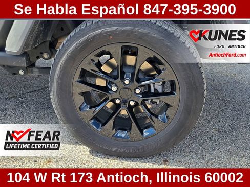 Used 2023 Jeep Gladiator Overland AWD/4WD image 16