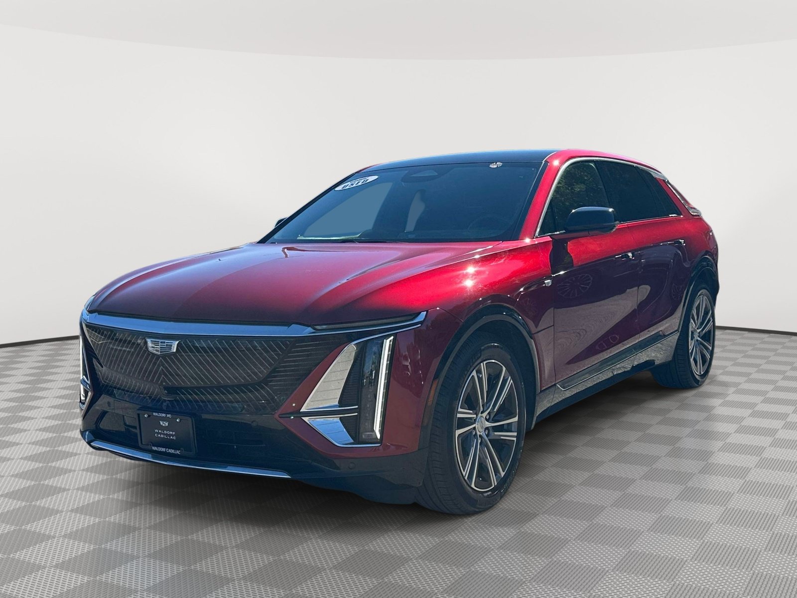 Certified 2024 Cadillac Lyriq Luxury AWD/4WD image 3