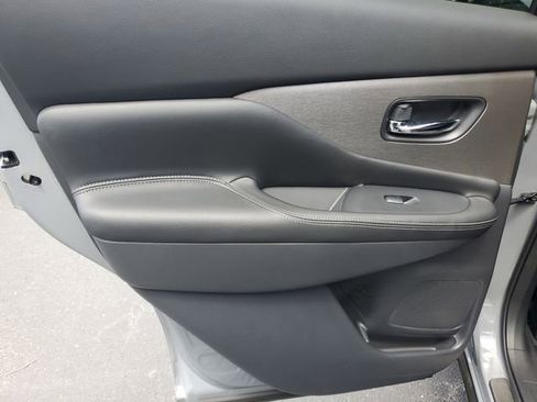 Certified 2024 Nissan Murano SV w/ SV Midnight Edition Package FWD image 9