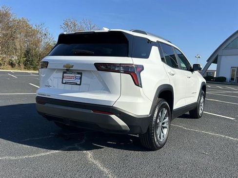 Used 2025 Chevrolet Equinox LT w/ Convenience Package II image 6