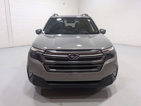 Certified 2025 Subaru Forester Premium w/ Convenience Package #1 AWD/4WD image 8