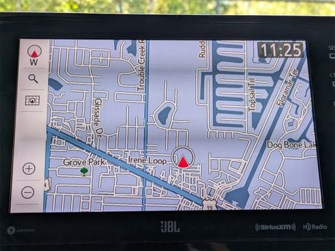 Used 2021 Toyota Camry XLE w/ Navigation Upgrade Package image 24