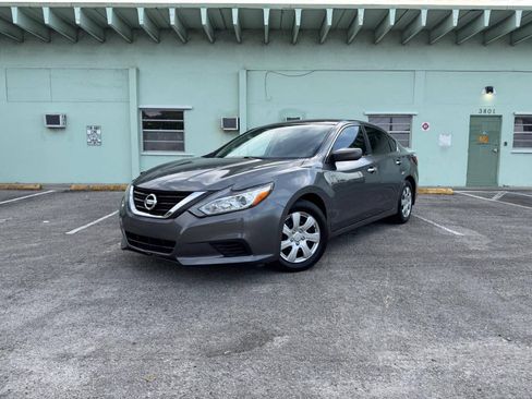 Used 2018 Nissan Altima 2.5 S w/ S Convenience Package FWD image 3