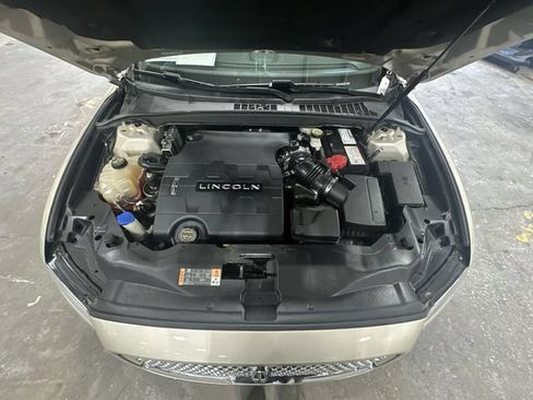 Used 2017 Lincoln Continental Select FWD image 22