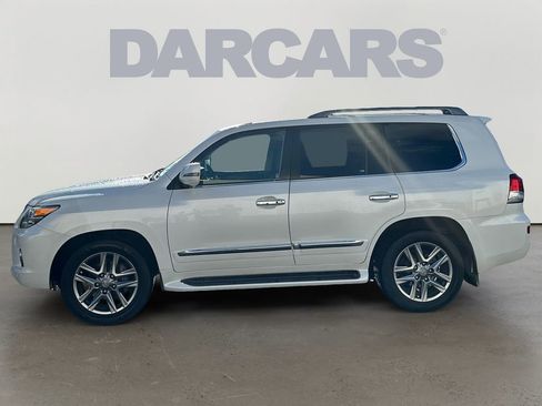 Used 2015 Lexus LX 570 4WD w/ Luxury Package image 4
