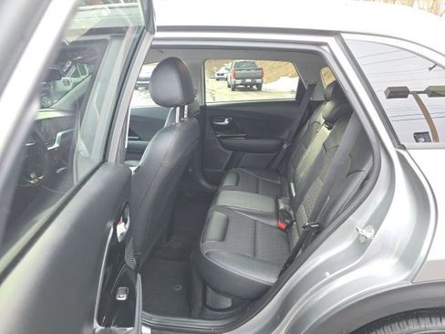 Used 2022 Kia Niro EX image 19
