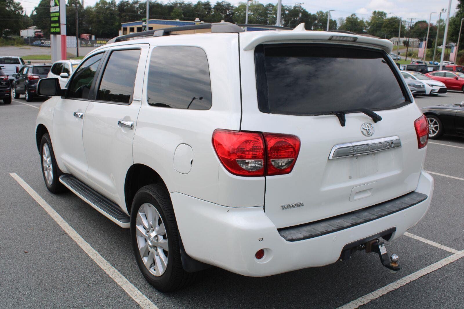 Used 2010 Toyota Sequoia Platinum AWD/4WD image 8