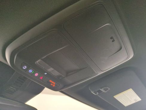 Used 2026 Chevrolet Traverse LT FWD image 25