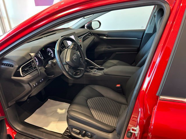 Used 2023 Toyota Camry SE FWD image 9
