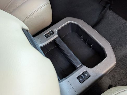 Used 2019 Toyota Sequoia Platinum image 27