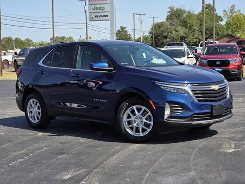 Used 2022 Chevrolet Equinox LT FWD image 2