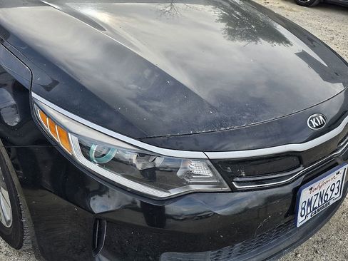 Used 2017 Kia Optima Premium FWD image 9