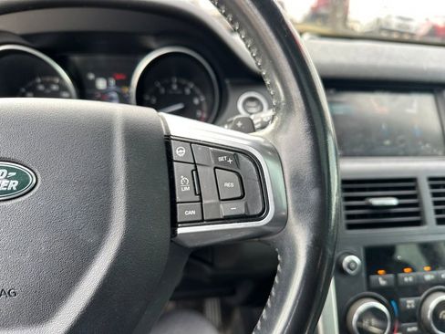 Used 2018 Land Rover Discovery Sport HSE image 16