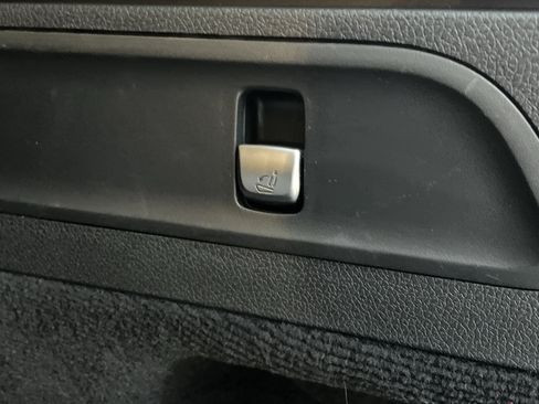 Used 2018 Mercedes-Benz GLC 300 image 12