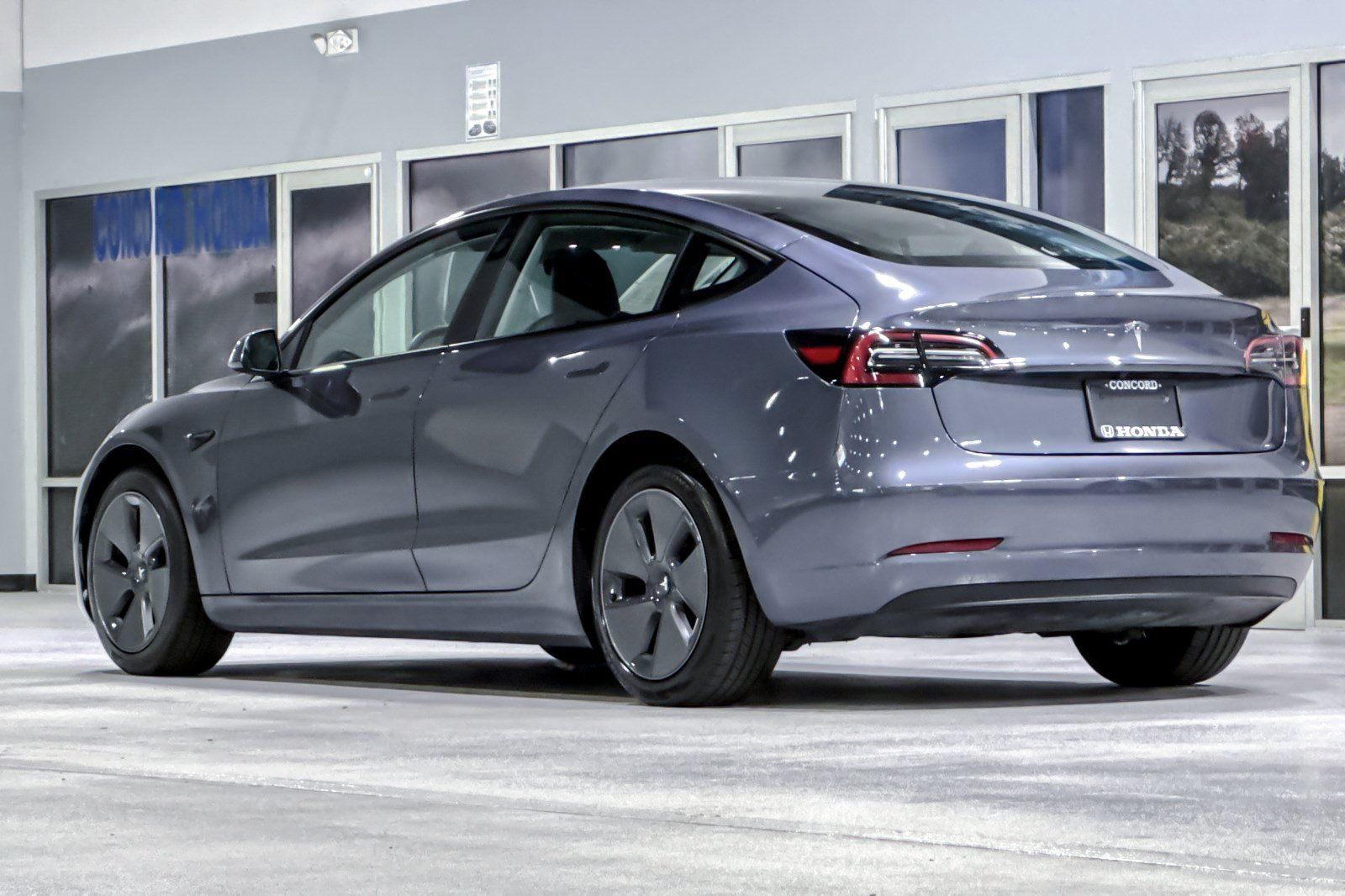 Used 2023 Tesla Model 3 Standard Range RWD image 3