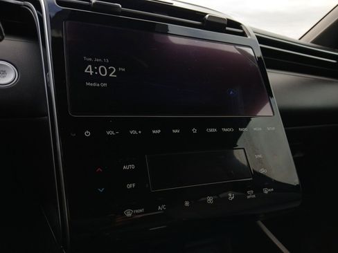 Used 2023 Hyundai Santa Cruz SEL Premium image 18