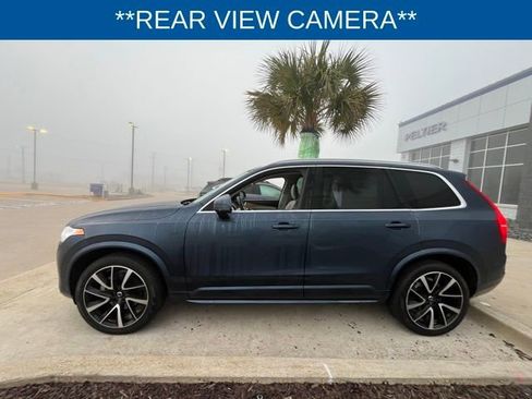 Used 2022 Volvo XC90 T6 Momentum w/ Climate Package image 5