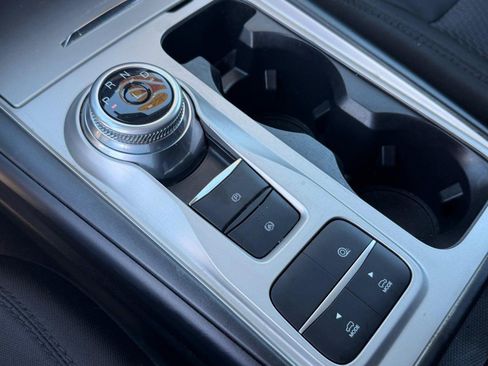 Used 2022 Ford Explorer XLT image 33