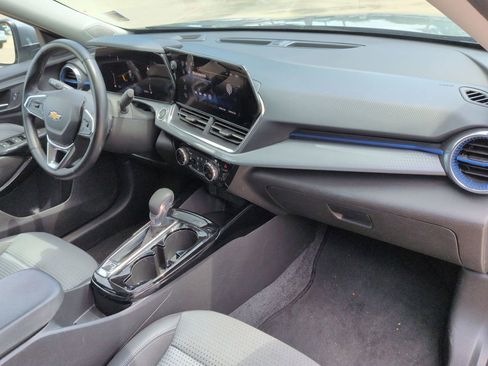 Used 2024 Chevrolet Trax LT w/ Driver Confidence Package FWD image 26