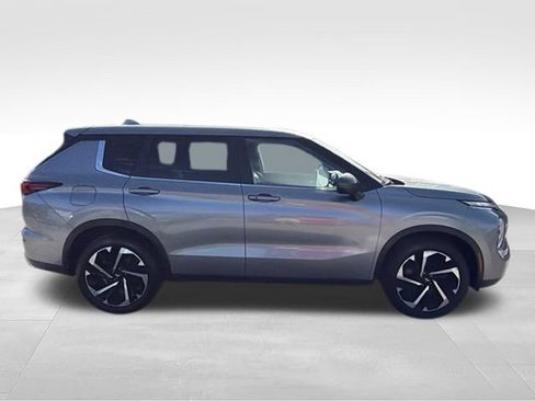 Used 2022 Mitsubishi Outlander SE FWD image 6