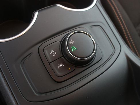 Used 2020 GMC Terrain SLE FWD image 22